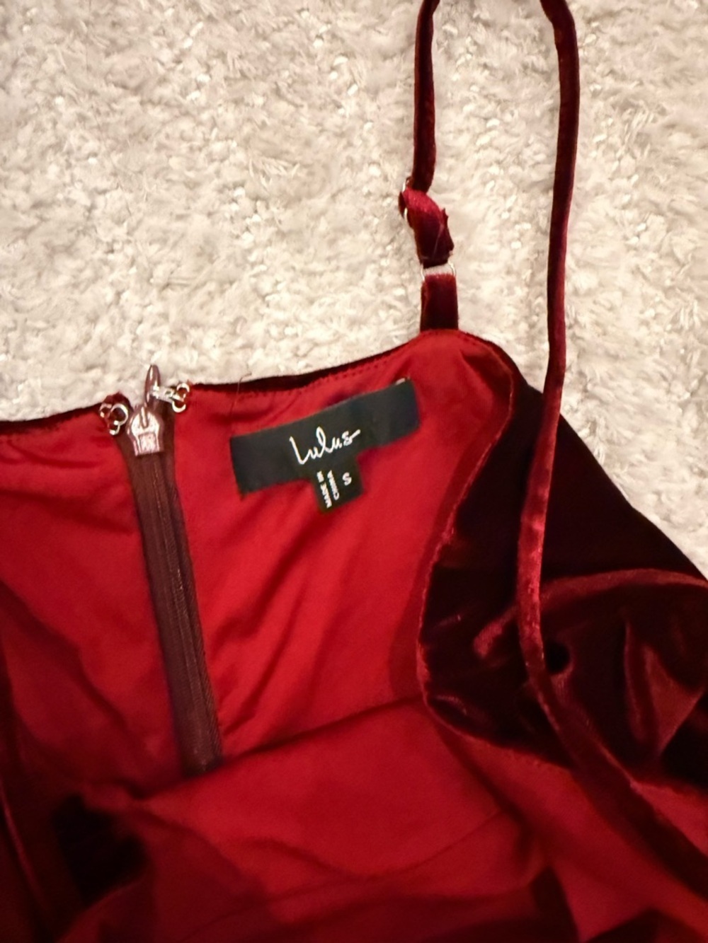 NWOT Lulus Women’s Deep Red Velvet Midi Dress - Size Small - Picture 6 of 6